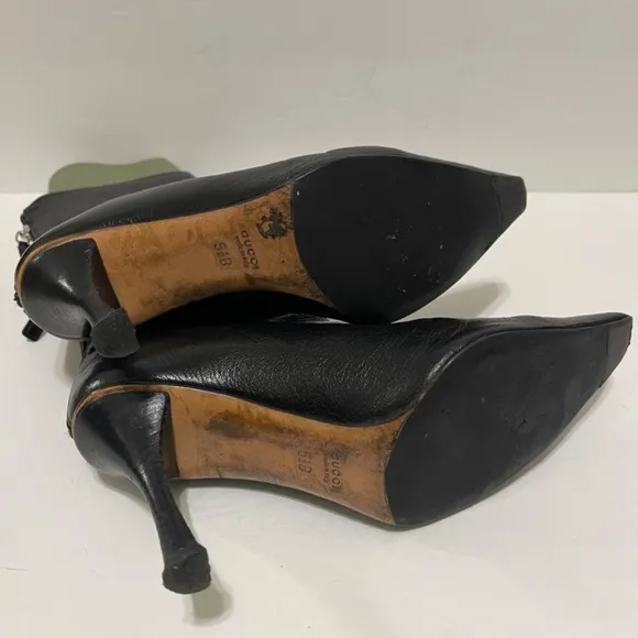 Vintage Gucci black leather pointed toe boots Sz 35 1/2