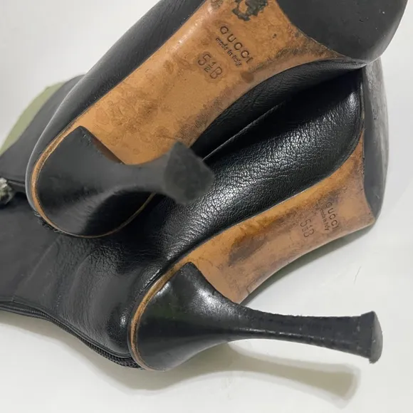Vintage Gucci black leather pointed toe boots Sz 35 1/2