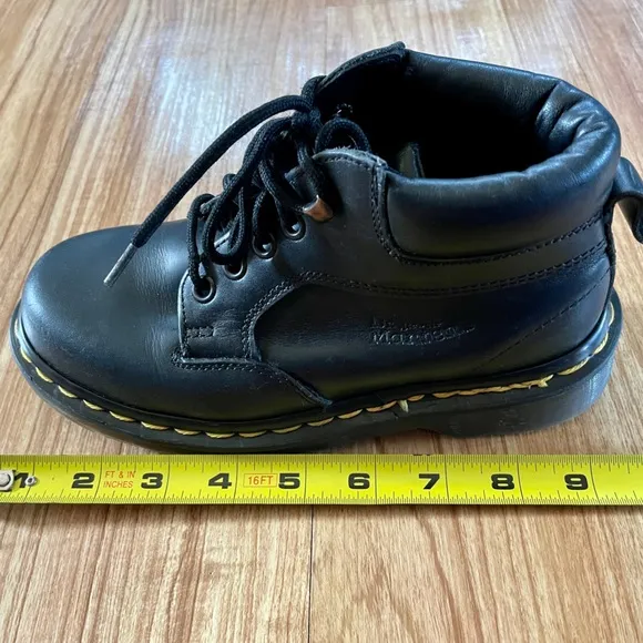 Vintage Kids Dr. Martens 4 Eye 8173 Boots Made in England Size Youth 1