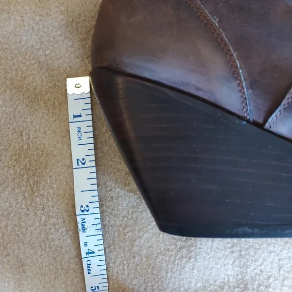 VINTAGE LADIES BROWN DISTRESSED LEATHER WESTERN BOOTS EMBOSSED SIZE 7.5 RARE