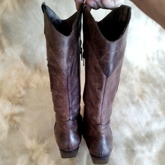 VINTAGE LADIES BROWN DISTRESSED LEATHER WESTERN BOOTS EMBOSSED SIZE 7.5 RARE