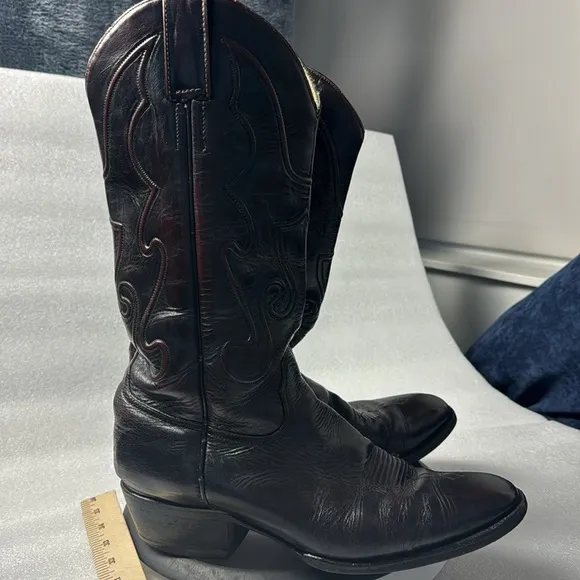 Vintage Leather Cowboy Boots 9.5 D Men’s Made in Mexico Black with Red undertone