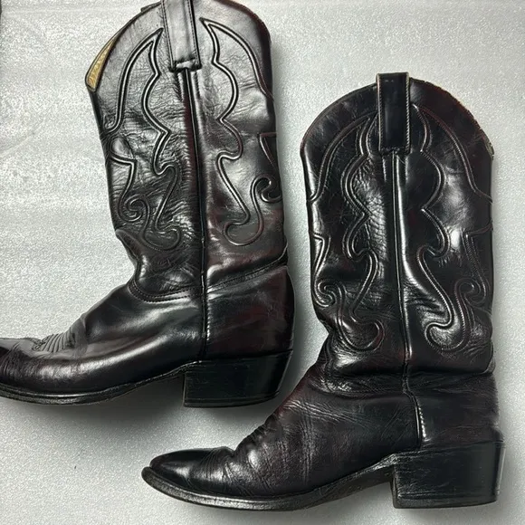 Vintage Leather Cowboy Boots 9.5 D Men’s Made in Mexico Black with Red undertone
