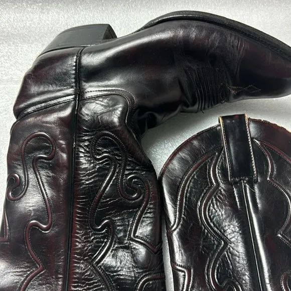 Vintage Leather Cowboy Boots 9.5 D Men’s Made in Mexico Black with Red undertone