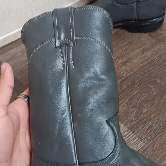 Vintage Leather Cowboy boots  by Justin