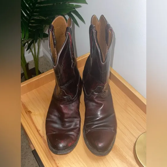 Vintage Lucchese round toe Black Cherry leather cowboy/western boots 9‎ 2e