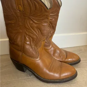 Vintage Men’s Cowboy Boots