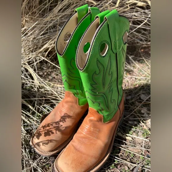 Vintage Old West Cowboy Boots Unique vibrant Green and Tan Mens Size 5