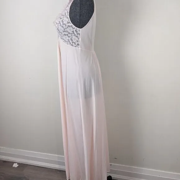 VINTAGE Pink chemise 1960s pale pink nightgown with Lace size small