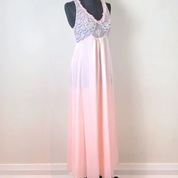 VINTAGE Pink chemise 1960s pale pink nightgown with Lace size small