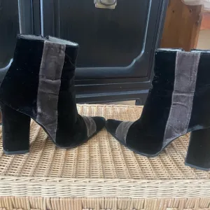 Vintage PRADA Black and Brown Ankle Boots SIZE 35.5