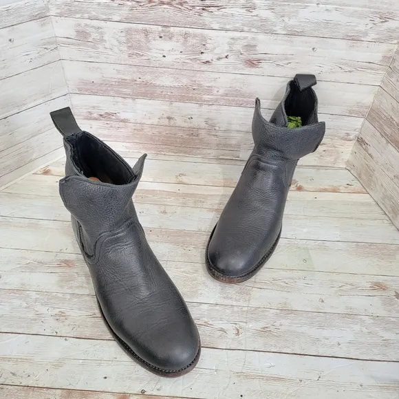 Vintage shoe shoe company black leather boots