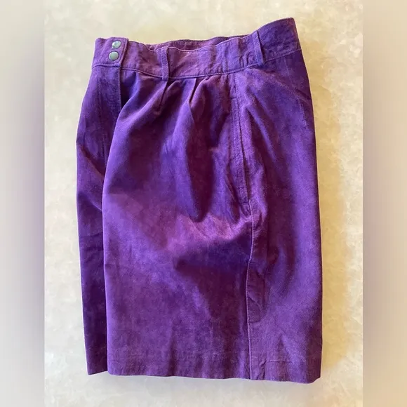 VINTAGE SUEDE LEATHER SHORTS - PURPLE / NAVY BLUE - DAVID HOLLIS!