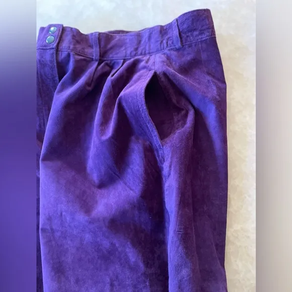 VINTAGE SUEDE LEATHER SHORTS - PURPLE / NAVY BLUE - DAVID HOLLIS!