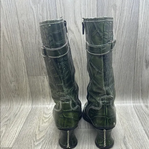 Vintage Tiggers Embossed Boots