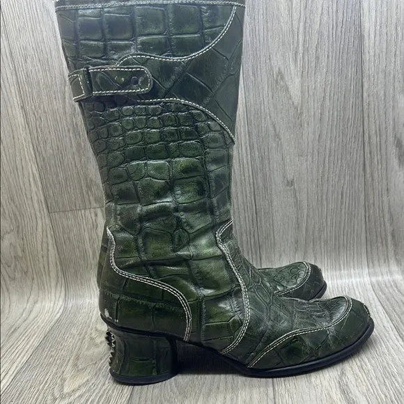 Vintage Tiggers Embossed Boots