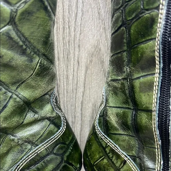 Vintage Tiggers Embossed Boots