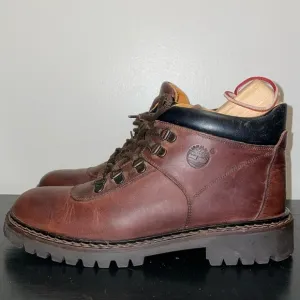 Vintage Timberland Women’s Chucka Boots.  Made in Italy.  Size 8