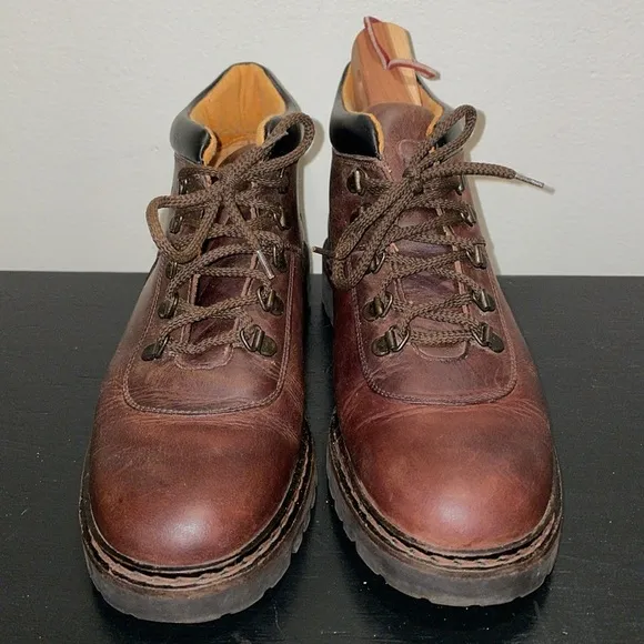 Vintage Timberland Women’s Chucka Boots.  Made in Italy.  Size 8
