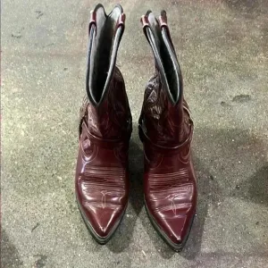 Vintage Women's Burgundy Western Boots