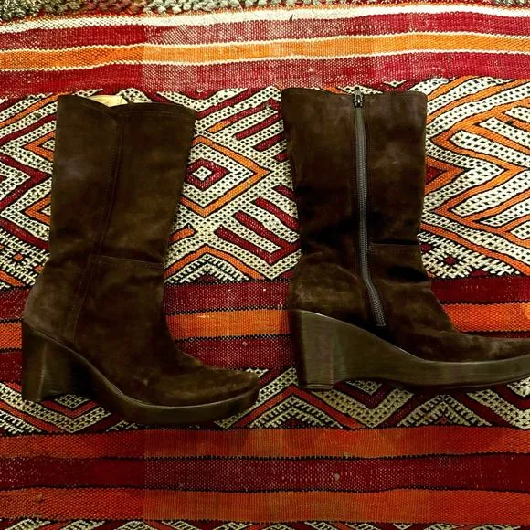 Vintage Y2K Bass Brown Suede Wedge Platform Boots