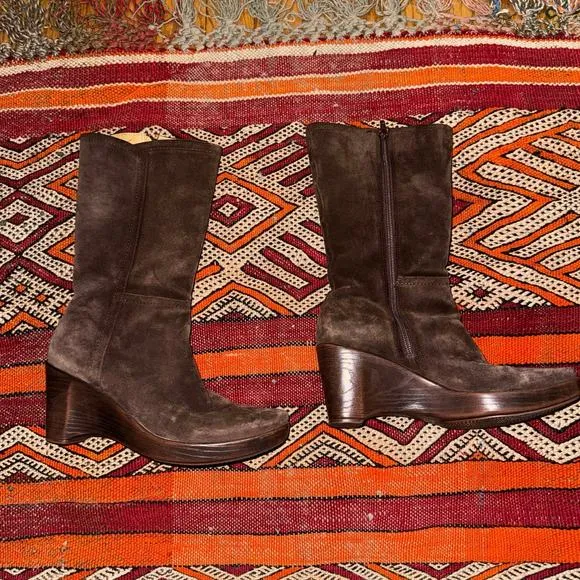 Vintage Y2K Bass Brown Suede Wedge Platform Boots