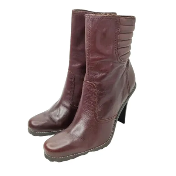Vintage  Y2K Steve Madden Brown Leather Heeled Bootie Sz US 7.5M