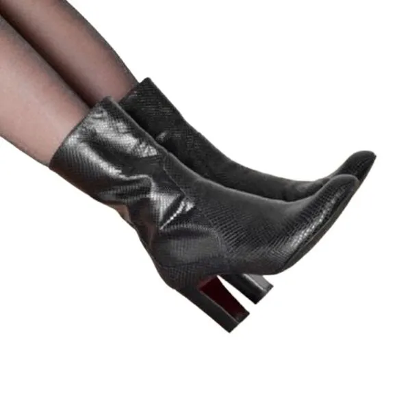 VINTAGE COLE HANN BLACK SNAKESKIN PRINT LEATHER BOOTS