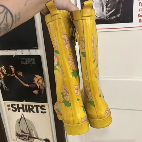 Vintage yellow flower rain boots
