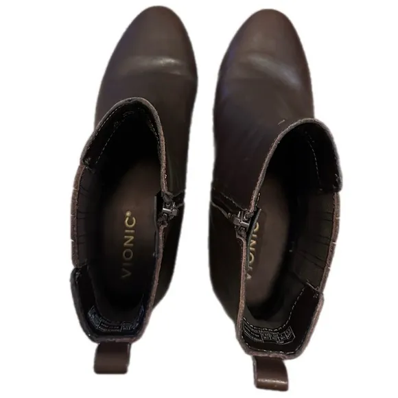 Vionic Aria Women's Brown Ankle Boots