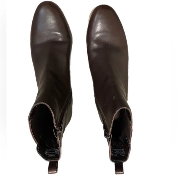 Vionic Aria Women's Brown Ankle Boots