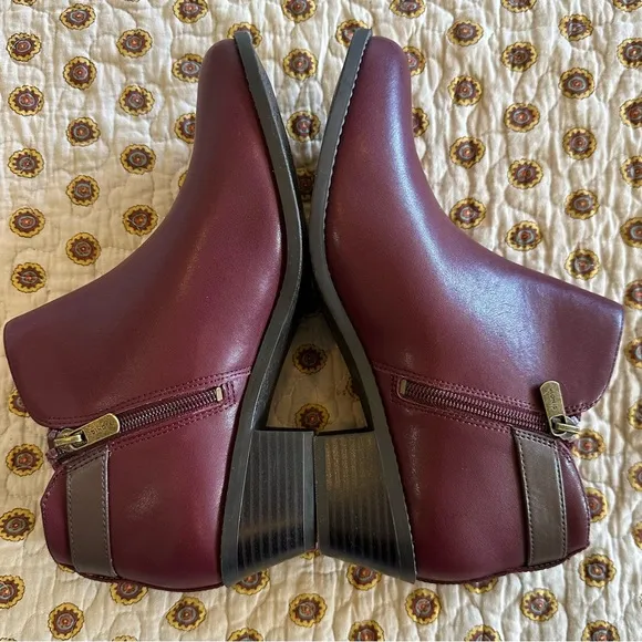 Vionic Millie Burgundy Leather Ankle Boot With Buckle Like New Condition Sz 9.5