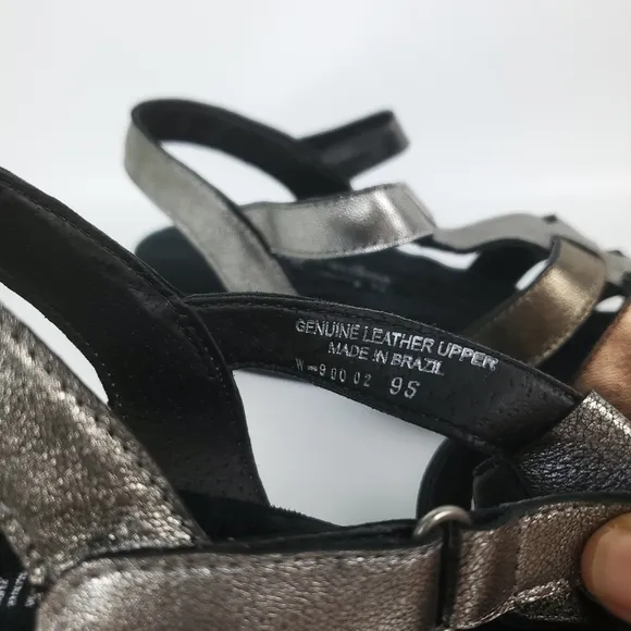 Walking Cradle Elites Cushioned Sandals NWOT
