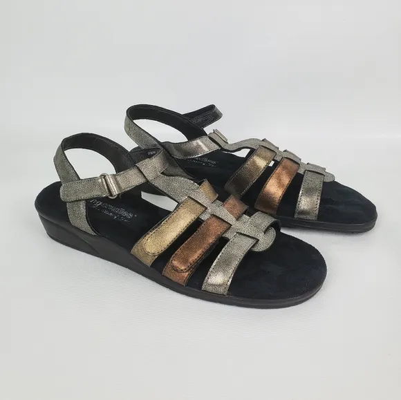 Walking Cradle Elites Cushioned Sandals NWOT