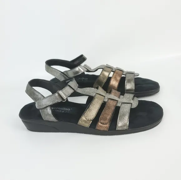 Walking Cradle Elites Cushioned Sandals NWOT