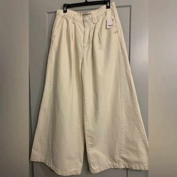 We the Free Equinox Denim Trouser Ivory 100% Cotton size 30 Pleated Wide Leg NWT