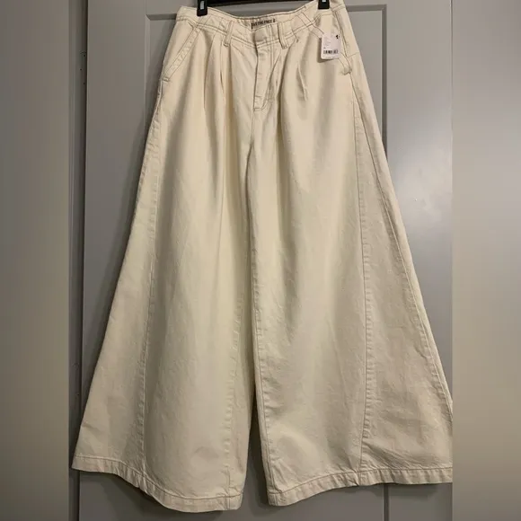 We the Free Equinox Denim Trouser Ivory 100% Cotton size 30 Pleated Wide Leg NWT