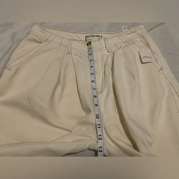 We the Free Equinox Denim Trouser Ivory 100% Cotton size 30 Pleated Wide Leg NWT