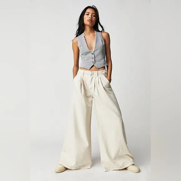 We the Free Equinox Denim Trouser Ivory 100% Cotton size 30 Pleated Wide Leg NWT