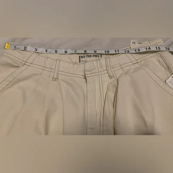 We the Free Equinox Denim Trouser Ivory 100% Cotton size 30 Pleated Wide Leg NWT
