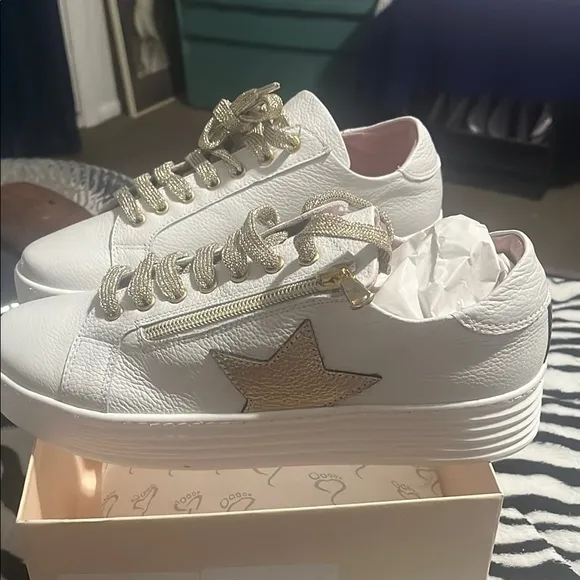 White and Gold Women's Sneakers