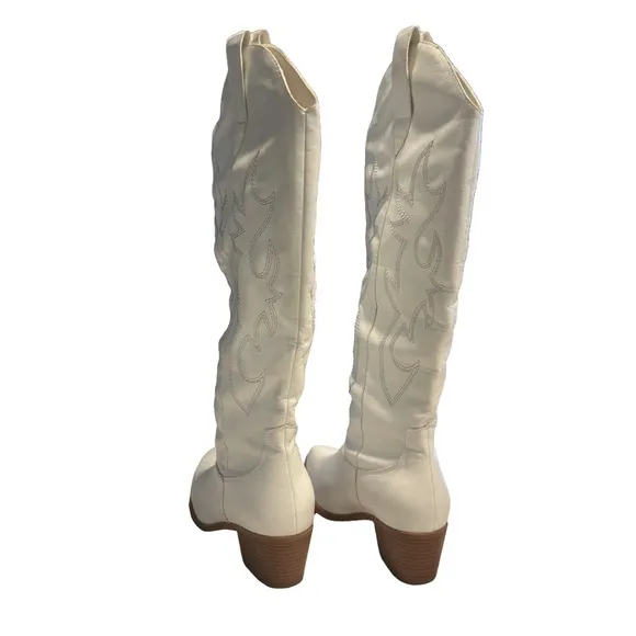 White Western-Style Women's Boots