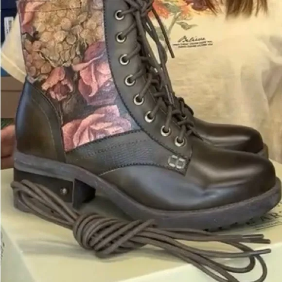 Women NEW Sz 5 L’Artiste minimal floral combat lace up vintage cute casual boots