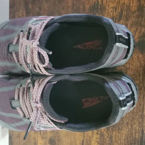 Womens Altra Lone Peak 4 Hiking Shoes Size 8.5 Burgundy Grey Gaiter Trap