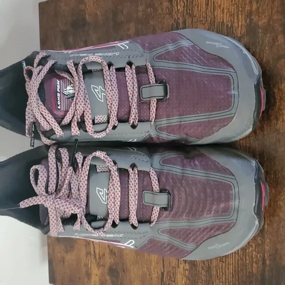 Womens Altra Lone Peak 4 Hiking Shoes Size 8.5 Burgundy Grey Gaiter Trap