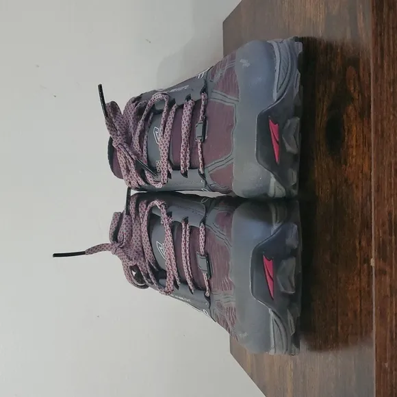 Womens Altra Lone Peak 4 Hiking Shoes Size 8.5 Burgundy Grey Gaiter Trap