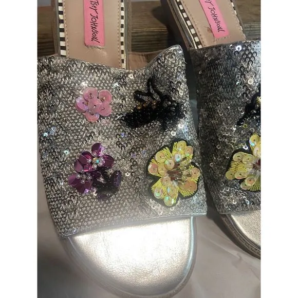 Women's Betsey Johnson Zorro Bees &amp; Flowers Sequin W/ 3-D Effect Slides-Size 8.5