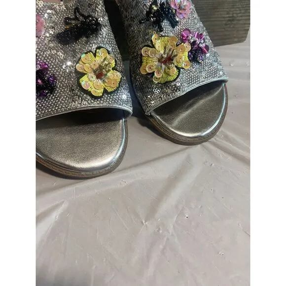 Women's Betsey Johnson Zorro Bees &amp; Flowers Sequin W/ 3-D Effect Slides-Size 8.5