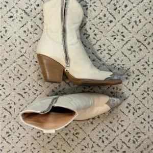Women's Cream and Silver Western Boots