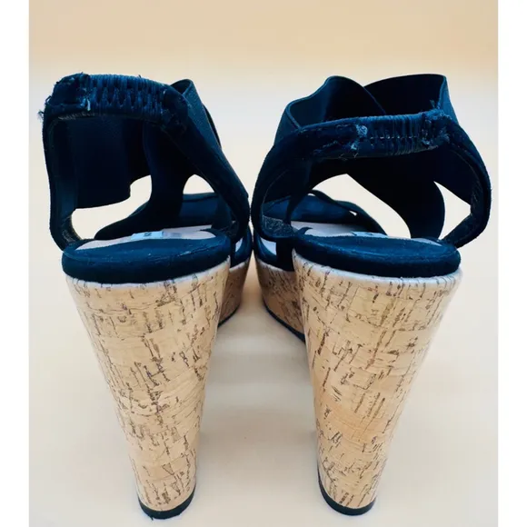 Women's Diane von Furstenberg Black Wedge Sandals Size 6M